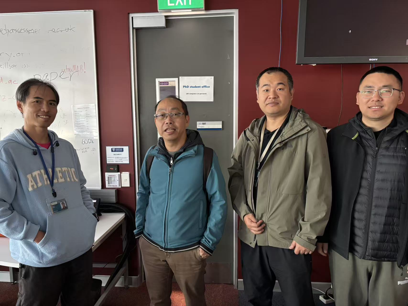 Professor Yeong-Luh Ueng from National Tsing Hua University visited us cover image